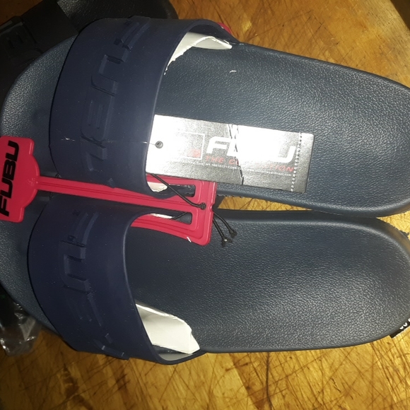 Mens FUBU slides - Picture 4 of 5